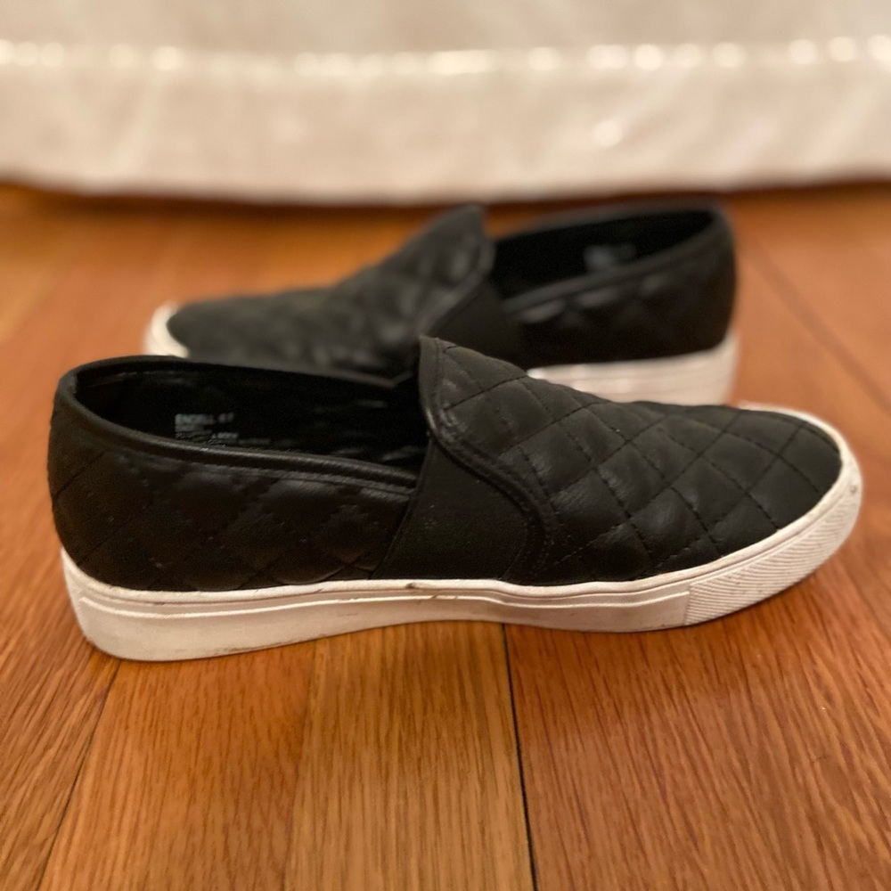 Steve Madden Fashion Pull On Sneakers